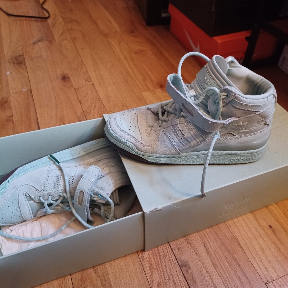 I just never wear them